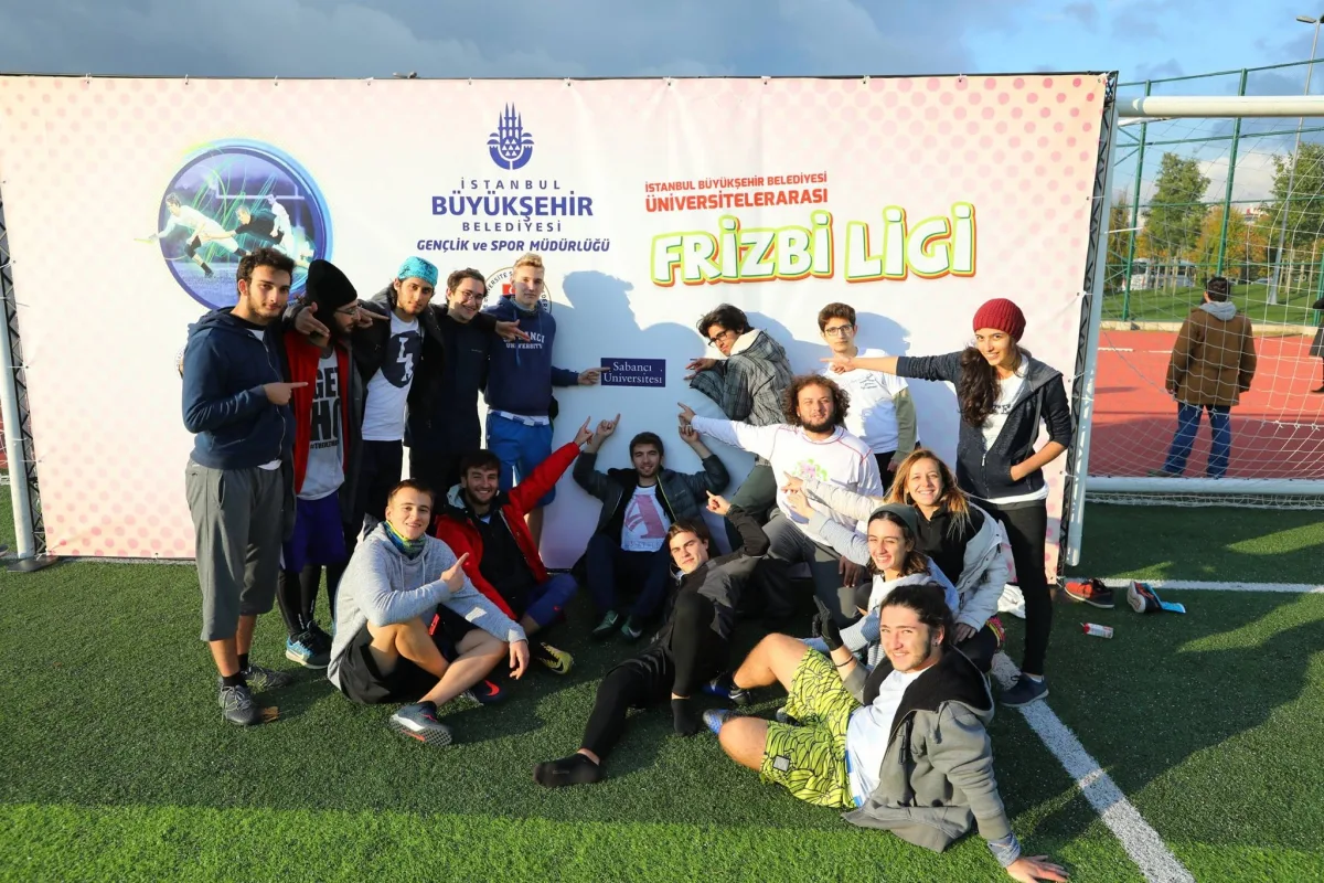 Mahasiswa di Turki berfoto bersama setelah kegiatan antar-universitas